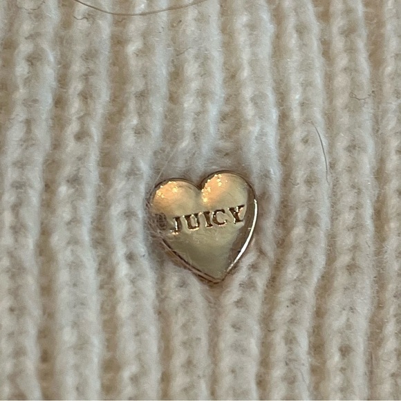 Juicy Couture White Knit Beanie Hat One Size Heart Logo Winter Cozy - Picture 5 of 13